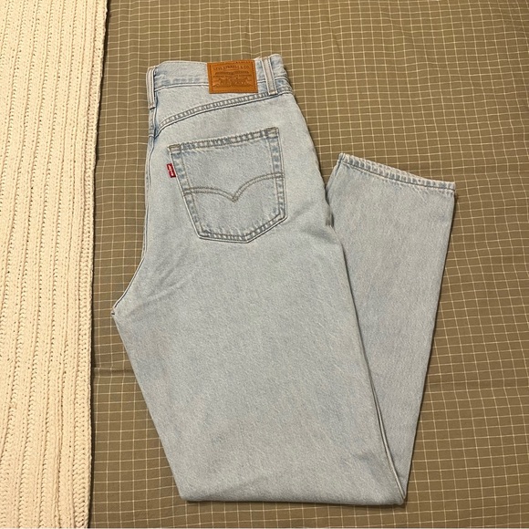 Levi’s Mom Jeans - Picture 1 of 5
